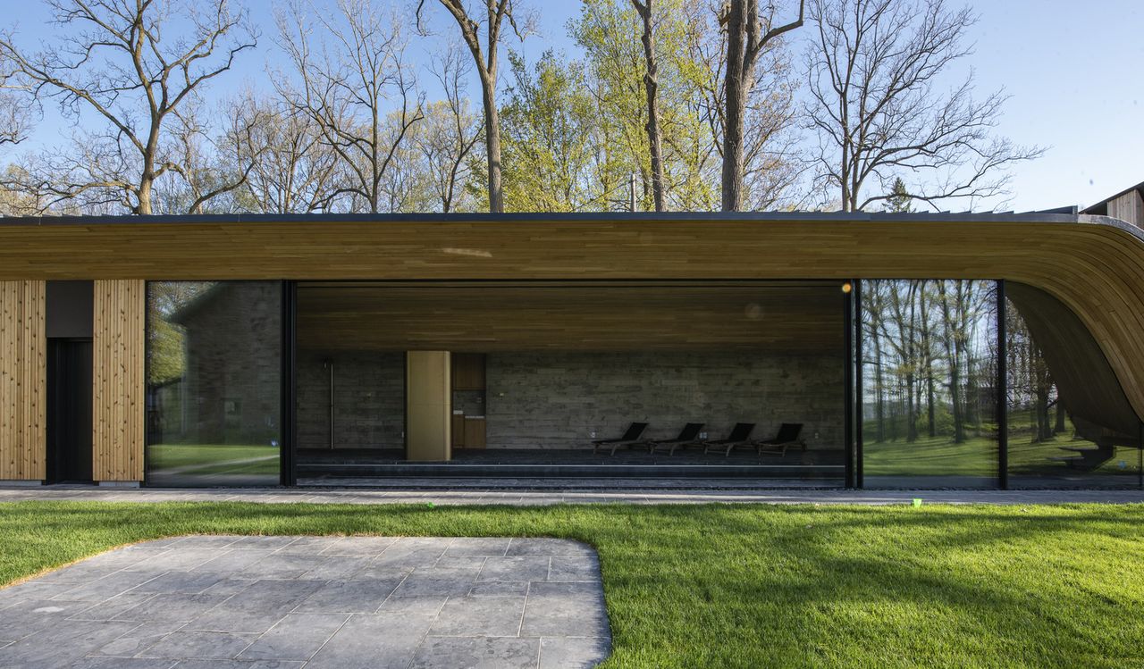 Partisans creates an undulating Ontario guest house