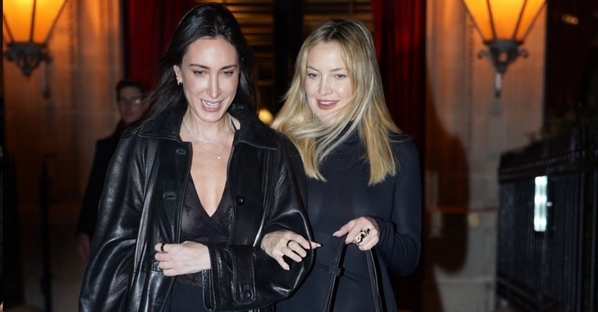 Kate Hudson Swaps Her Boho Fashion for This French Costume Pattern