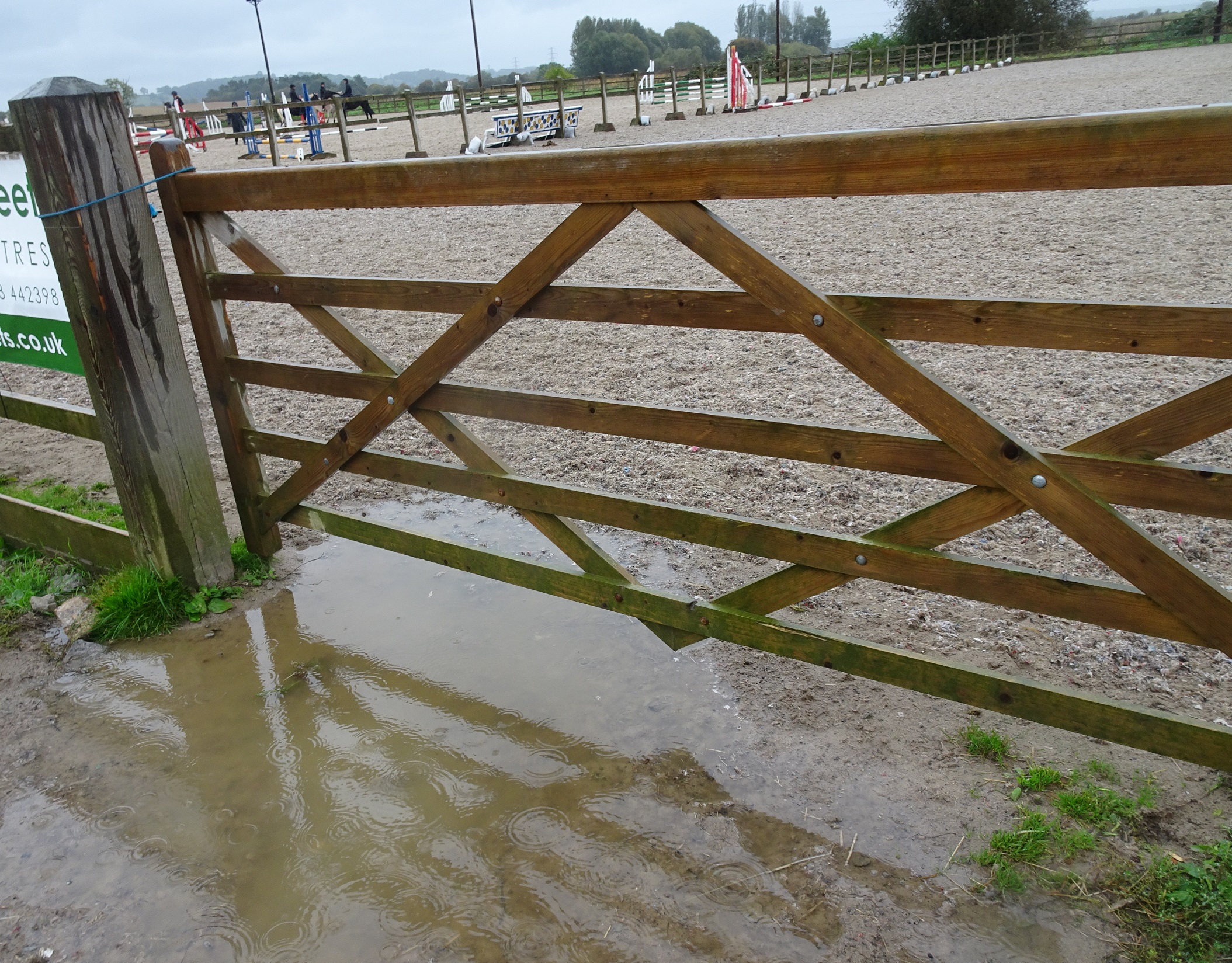 rainy-gate.jpg