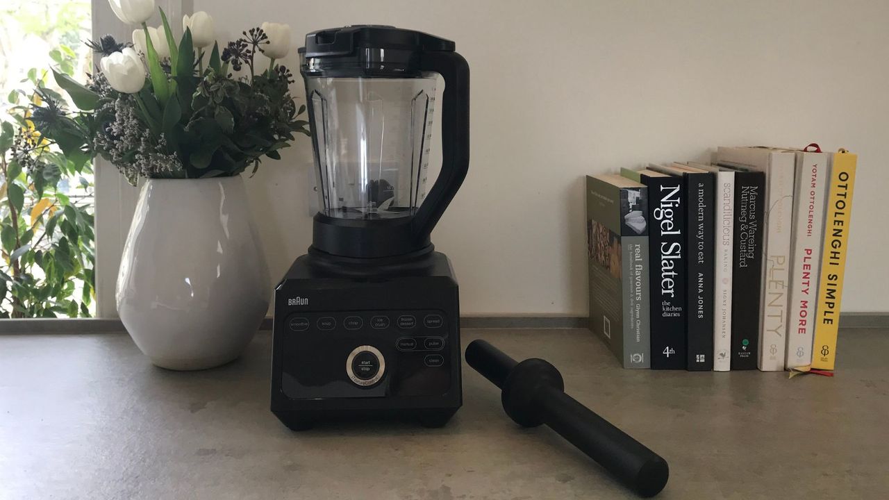 Braun Powerblend 9 Jug Blender on the countertop