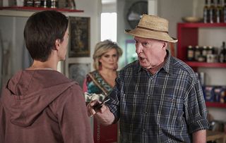 Alf plots to get Mick out of Summer Bay for good in Home and Away