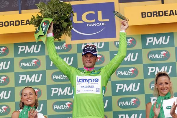 Petacchi (Lampre) moved back into green