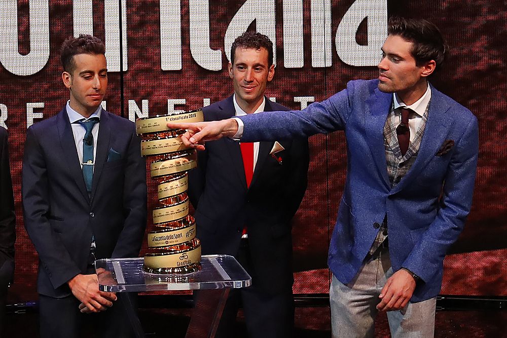 Tom Dumoulin, Fabio Aru and Vincenzo Nibali with the Giro d'Italia trophy