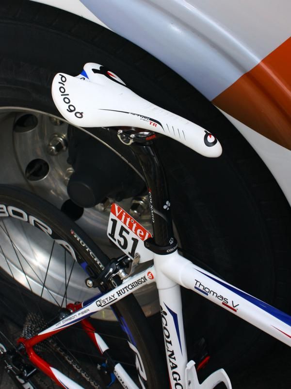 Voeckler's carbon railed Prologo Scratch Pro TR Nack saddle is mounted atop a Colnago carbon seatpost.
