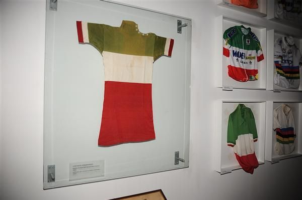 A tricolore Italan national champion's jersey