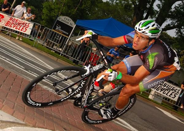 Carlos Alzate Escobar went on to claim third.