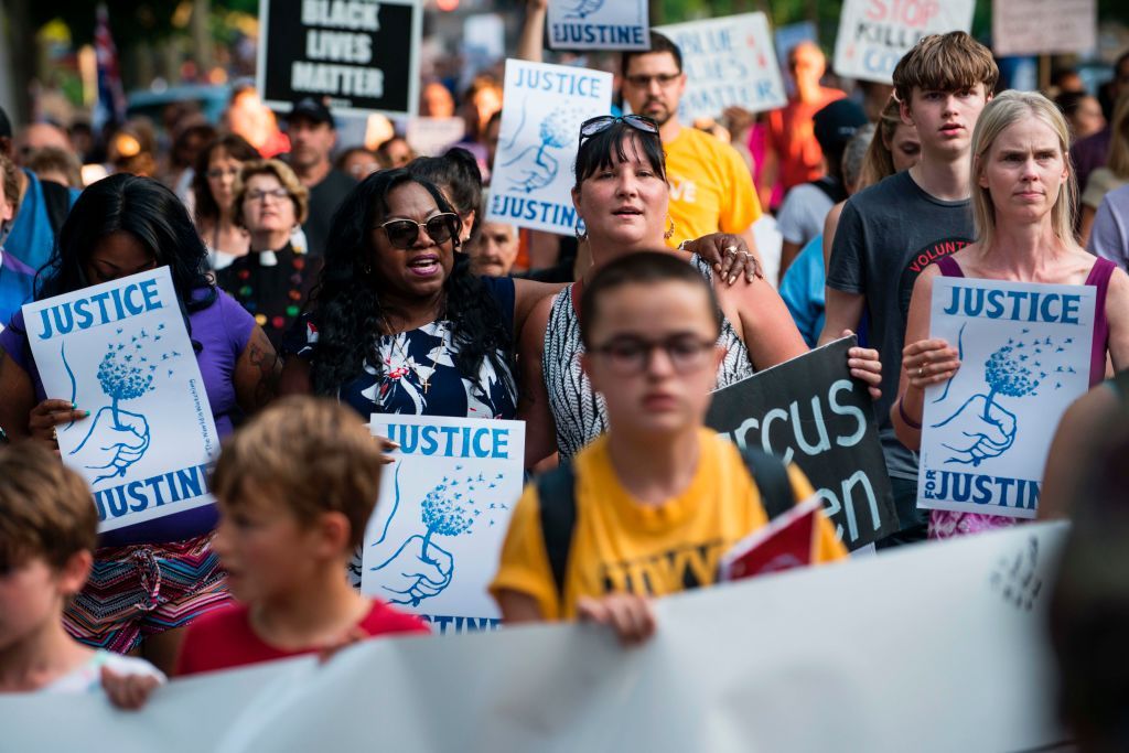 Minnesota protest over the police shooting of Justine Damond