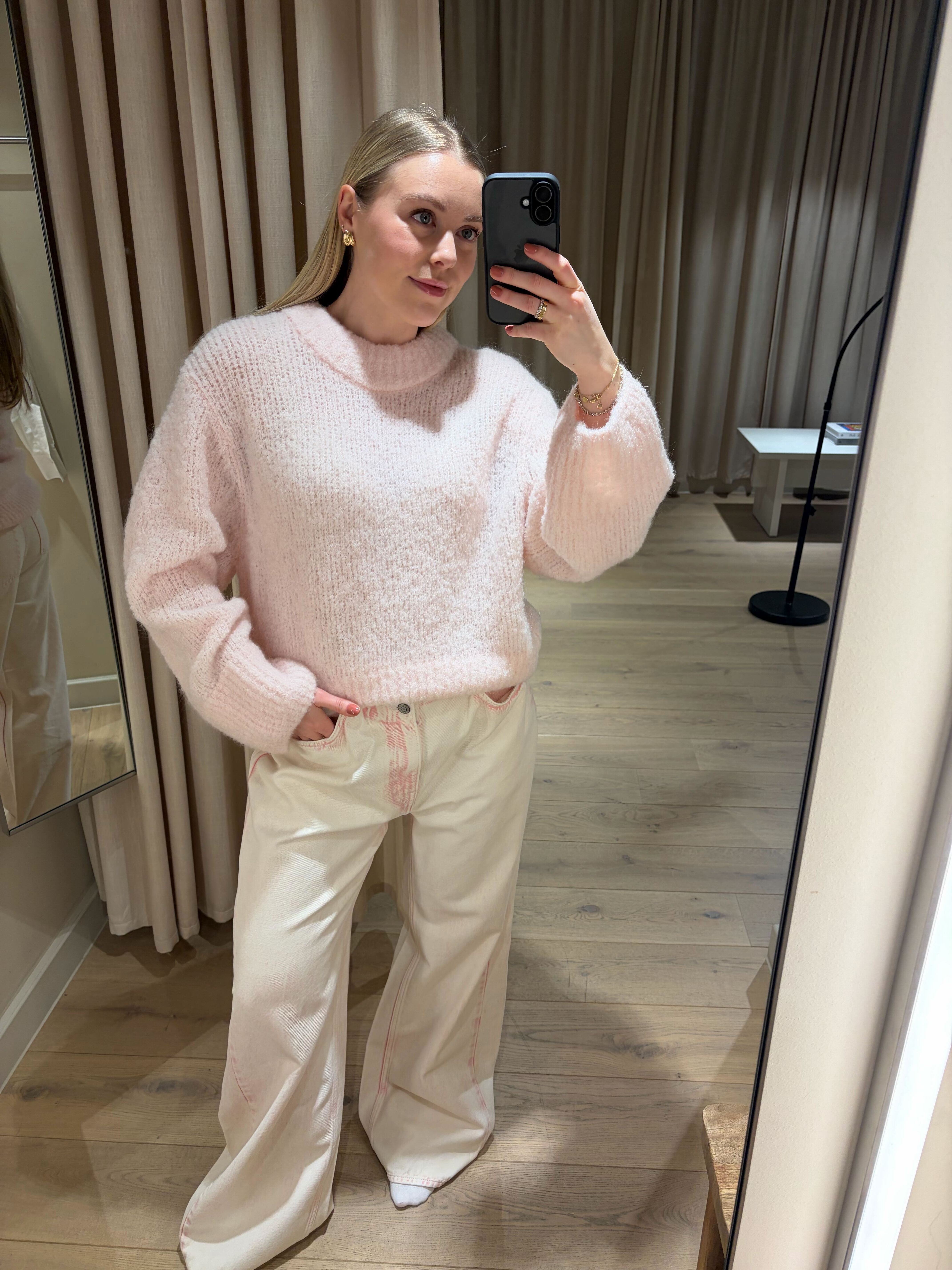 Florrie wearing H&amp;amp;M Spring Studio 2026