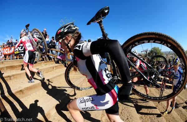 Julie Krasniakk (Rapha Focus) running the steps
