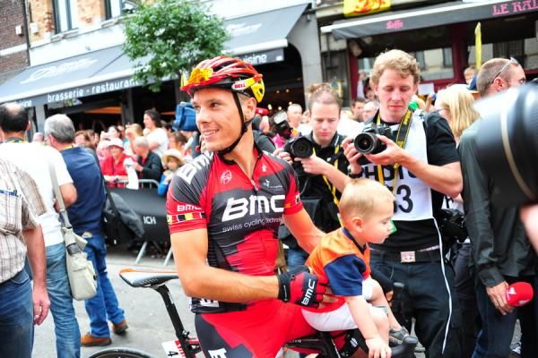 Gilbert (BMC) with his son prior to the start of stage 1 at the Tour de France