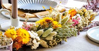 Dried flower table centrepiece to show how to decorate your house after Christmas