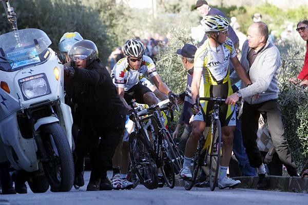 George Hincapie (High Road) is forced to put his foot down.