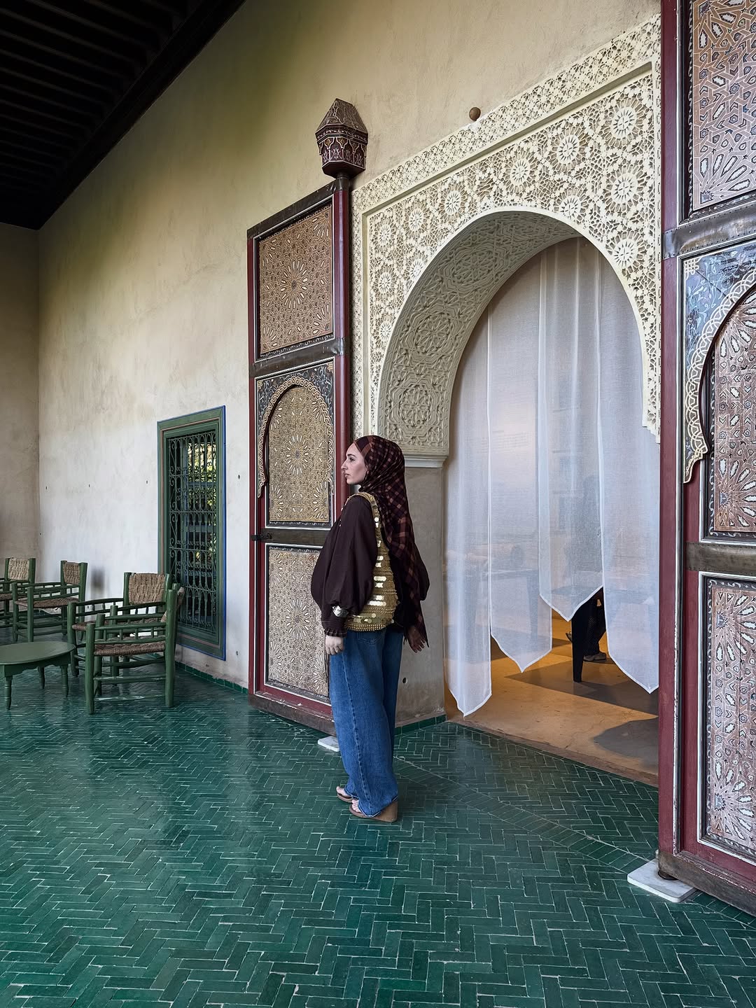 woman wearing wedge heels outfit fall 2025