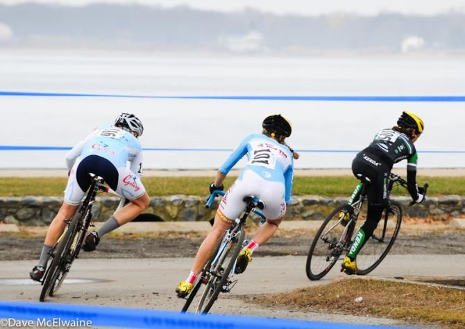 Mary McConneloug (Kenda-Seven-NoTubes) leading the chasers through some turns