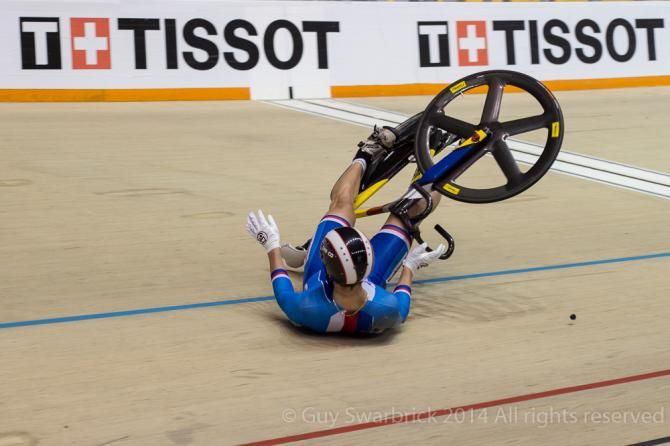 Pavel Kelemen crashes