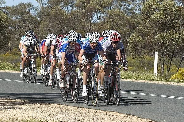 A new lead group formed within the final 20 kilometres of the stage.