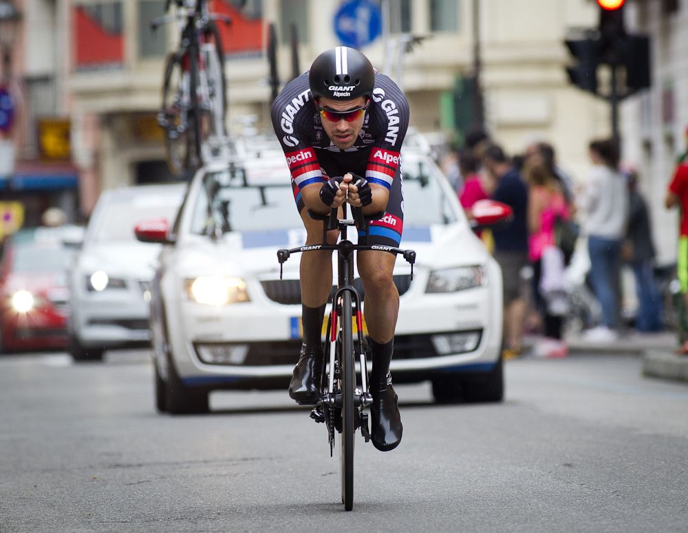 Tom Dumoulin on his way to winning stage 17 of the 2015 Vuelta a Espana.