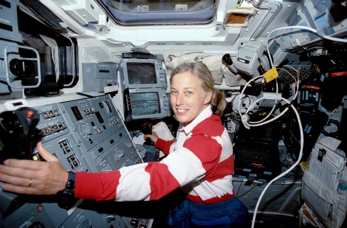 Astronaut Jan Davis recounts career, father's POW experience in new ...