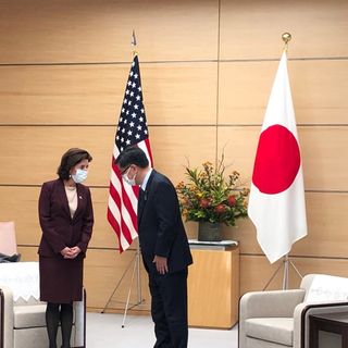 Gina Raimondo with Japanese Chief Cabinet Secretary