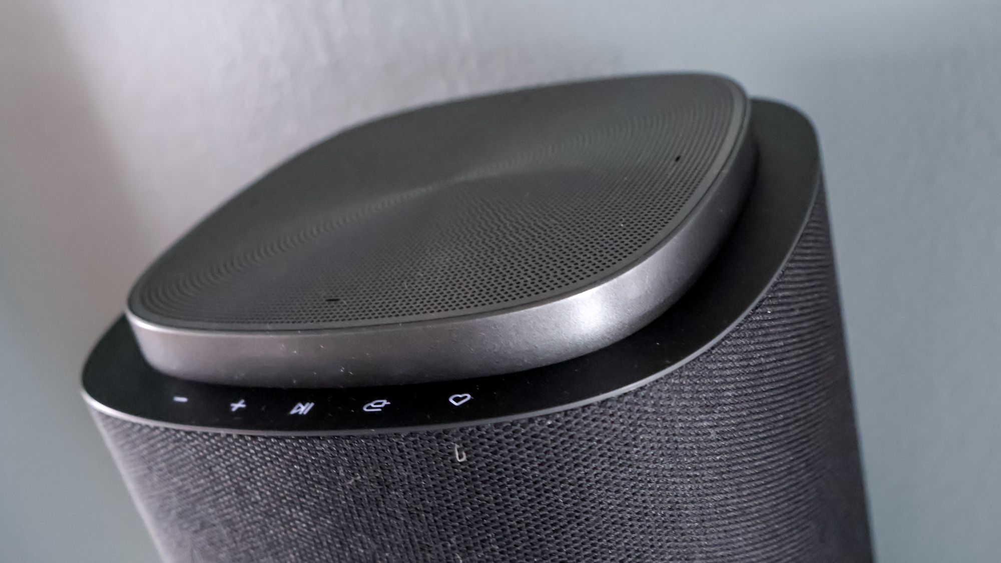 Top view of the LG Sound Suite M7 Wireless Speaker