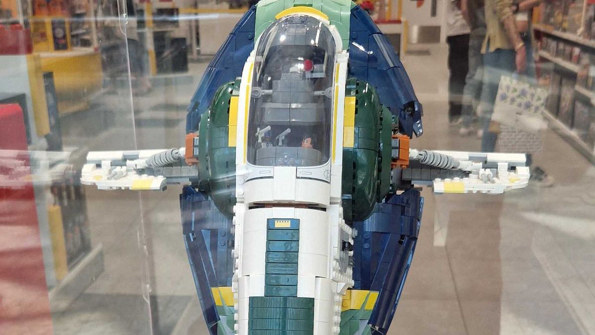 Calling all Lego Star Wars fans, UCS Jango Fett's ship just got its ...