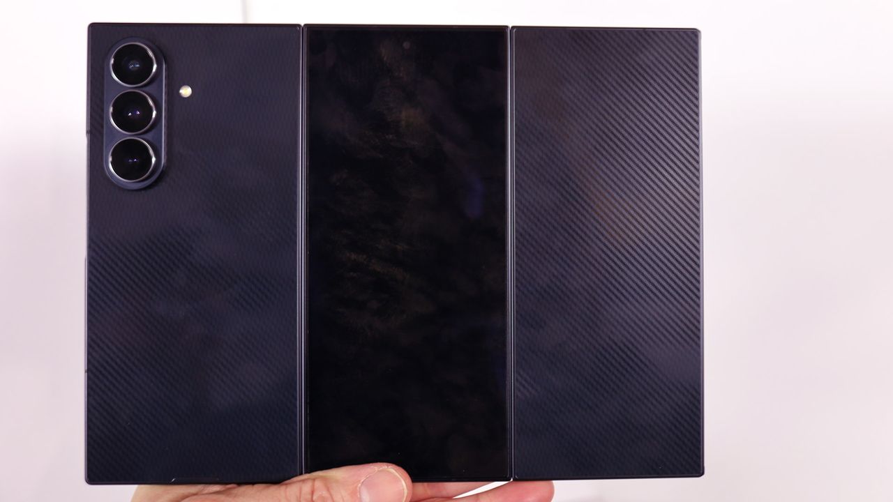 Samsung Galaxy Z Trifold hands on