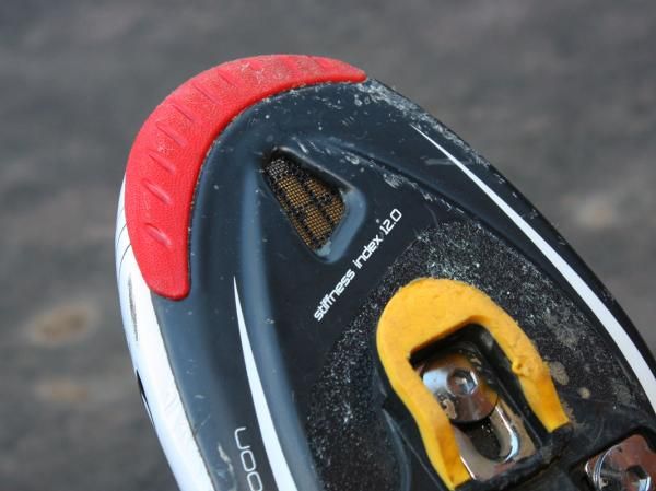 The toe vent is actually functional - when you tilt your foot up a bit you can actually feel the air rushing in