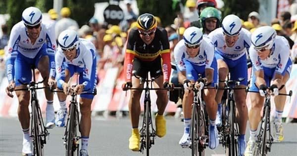 Belgian cycling team Quick Step finishes, with Sylvain Chavanel (right) and Sebastien Rosseler (center)
