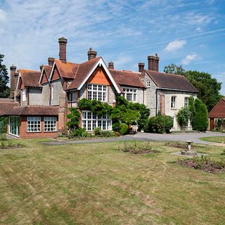 house on walton manor with garden area