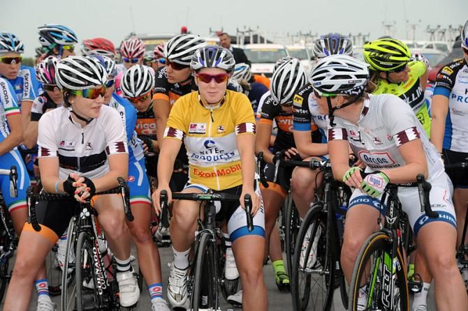The peloton awaits the start of stage 3.