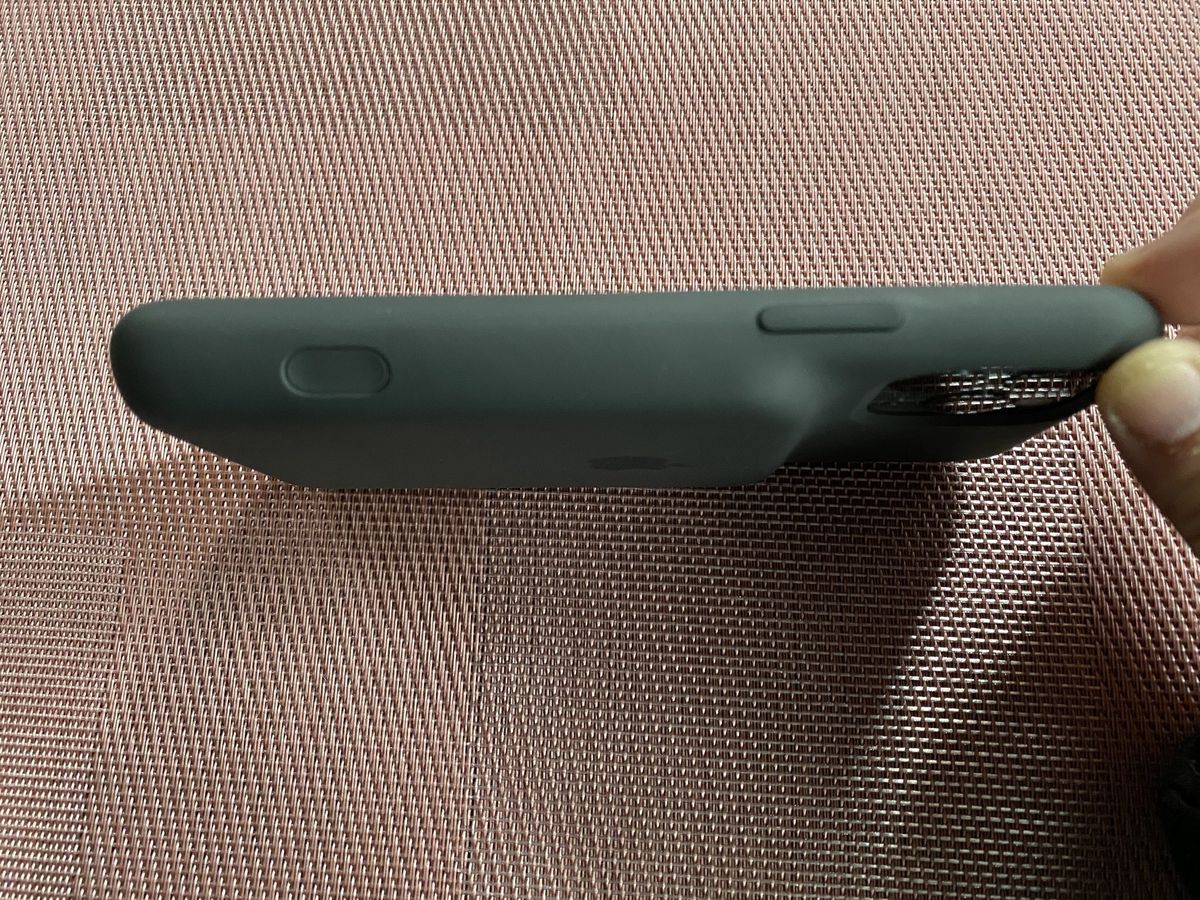 The right side of the Smart Battery Case