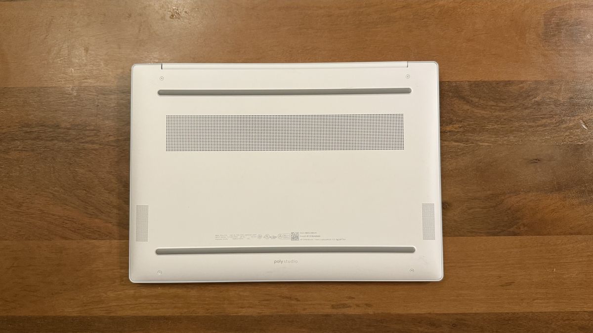 HP OmniBook 7 Aero laptop on a wooden desk