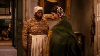 Hattie McDaniel having a conversation with Vivien Leigh in Gone With the Wind