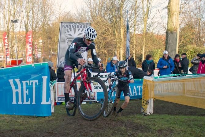 With Sven seemingly looking on Peter Goguen (Race CF) navigates a tricky corner as Lance Haidet (Bear Development/Trek) looks to remount.