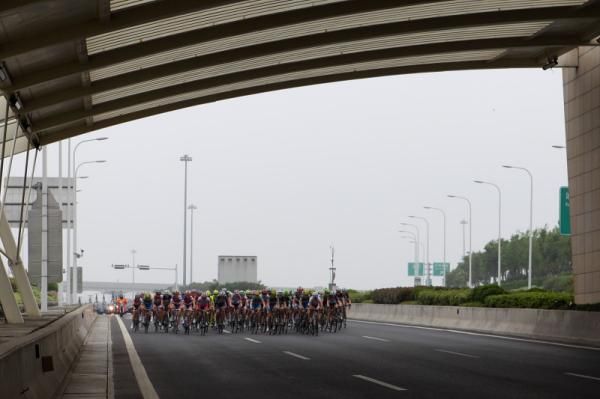 The Changjiang Tunnel offered a few kilometres of relief from the wet.