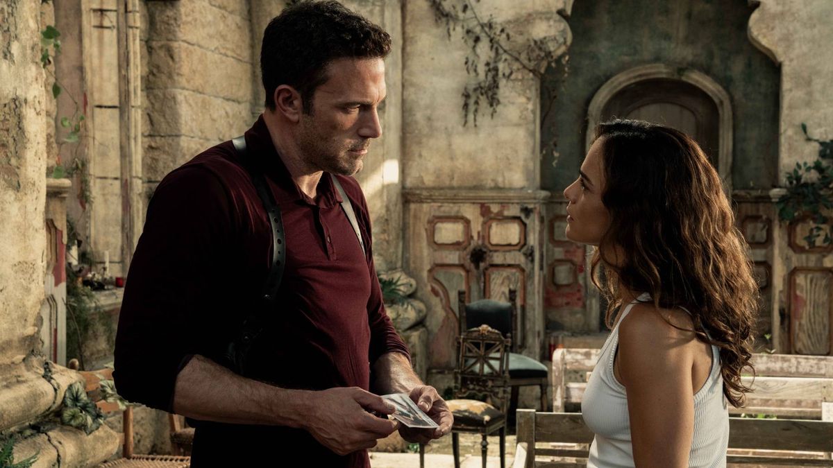 Ben Affleck and Alice Braga in Hypnotic