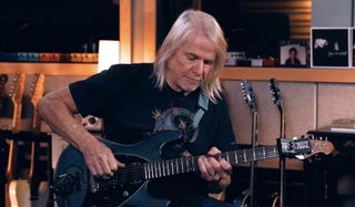 Steve Morse demonstrates his fingerpicking technique in an interview with Rick Beato