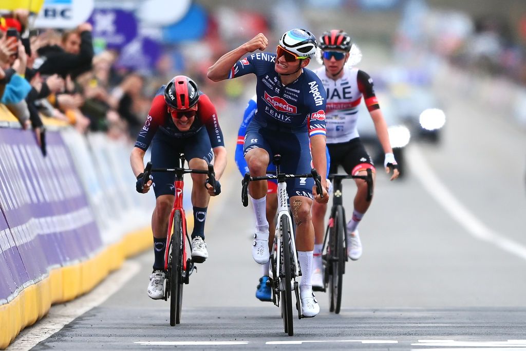 Mathieu van der Poel wins the 2022 Tour of Flanders