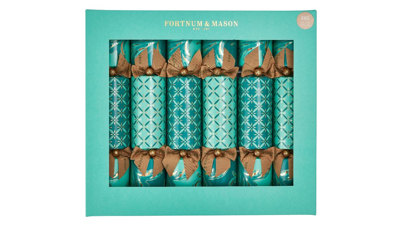 Best Christmas crackers 2024 luxury crackers for the holidays T3