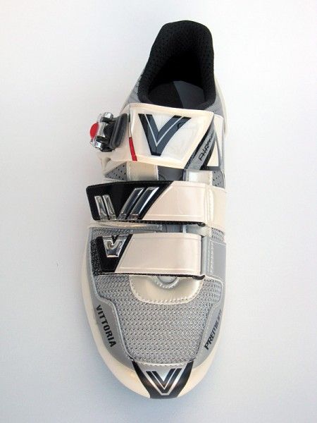Broad straps throughout distribute pressure evenly across the top of the foot
