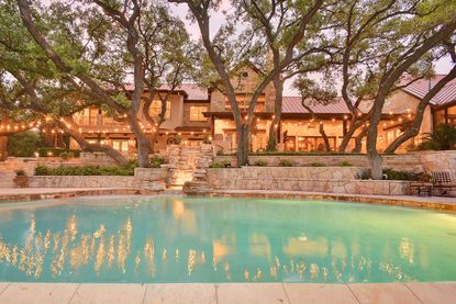 6 homes with great pools.