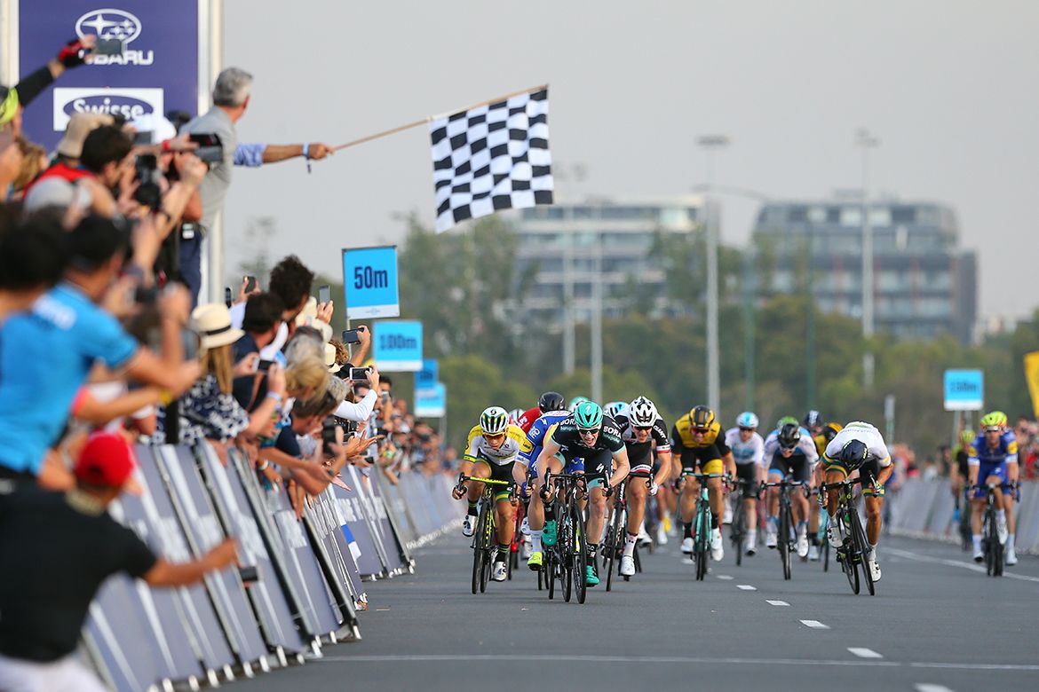Sam Bennett glances up towards the line during the sprint