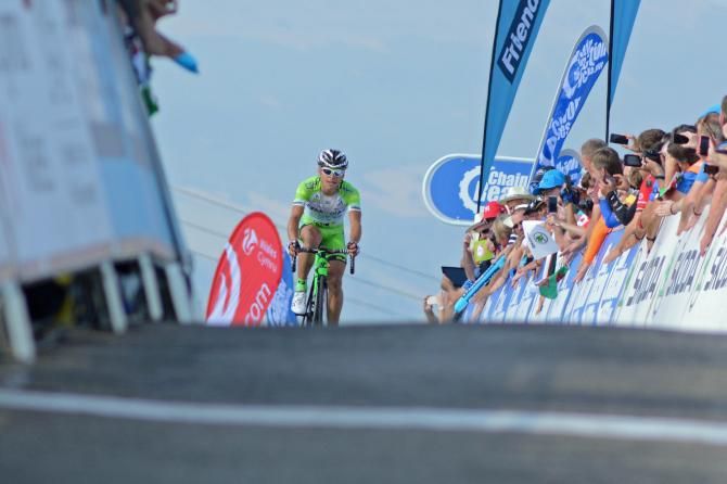 Eduardo Zardini approaches the line