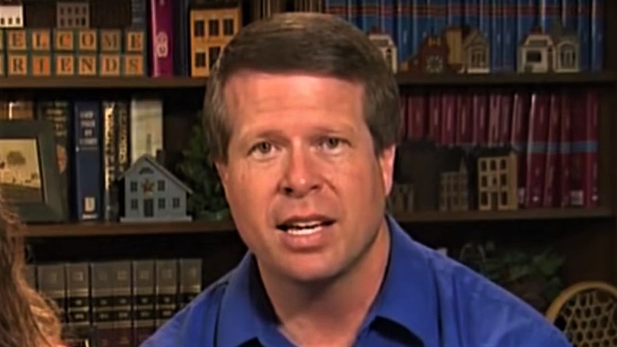 Jim Bob Duggar giving local TV interview