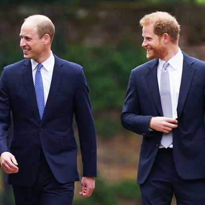 britan royals diana statue britains prince william, duke of cambridge, l and britains prince harry, duke of sussex, arrive for the unveiling of a statue of their mother, princess diana at the sunken garden in kensington palace, london on july 1, 2021, which would have been her 60th birthday princes william and harry set aside their differences on thursday to unveil a new statue of their mother, princess diana, on what would have been her 60th birthday photo by yui mok pool afp photo by yui mokpoolafp via getty images