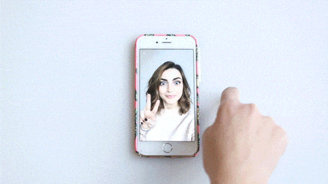 Finger, Skin, Mobile phone, Electronic device, Communication Device, Portable communications device, Gadget, Smartphone, Telephony, Technology,