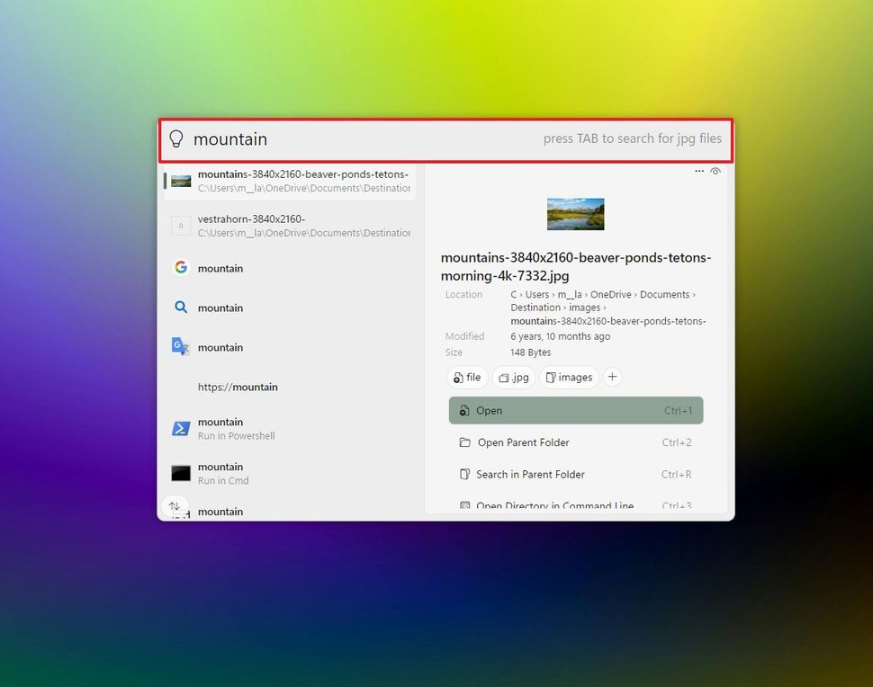интерфейс поиска с множеством фильтров на экране ноутбука