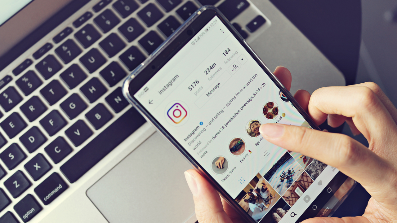 Facebook и Instagram будут маркировать поддельные изображения, созданные искусственным интеллектом, чтобы остановить распространение дезинформации