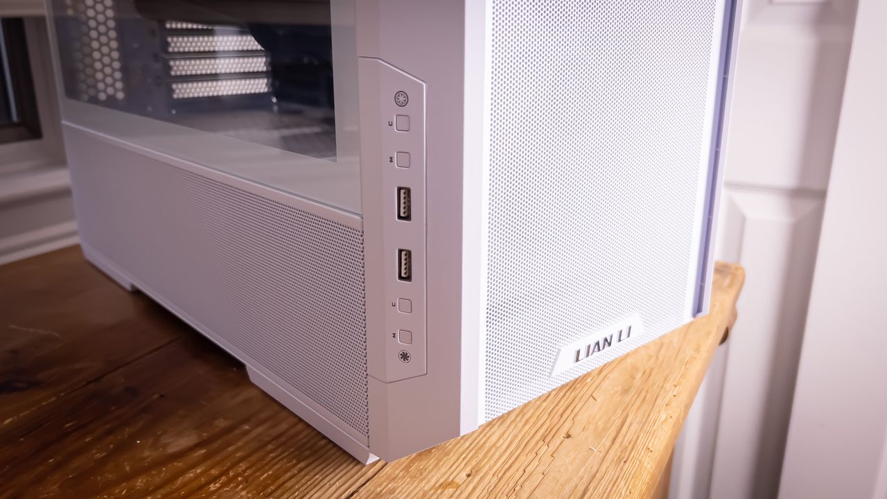 Lian Li Lancool 216 case