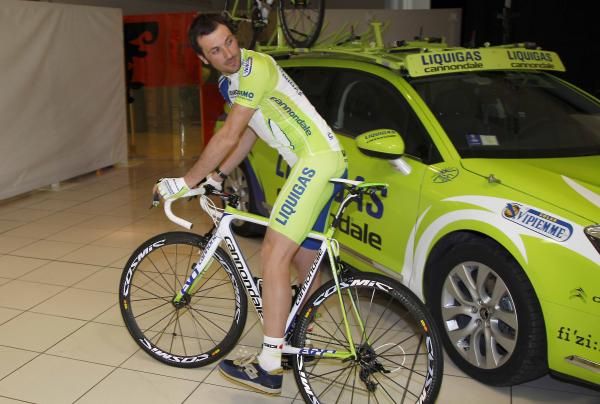 Ivan Basso (Liquigas-Cannondale) looks back.